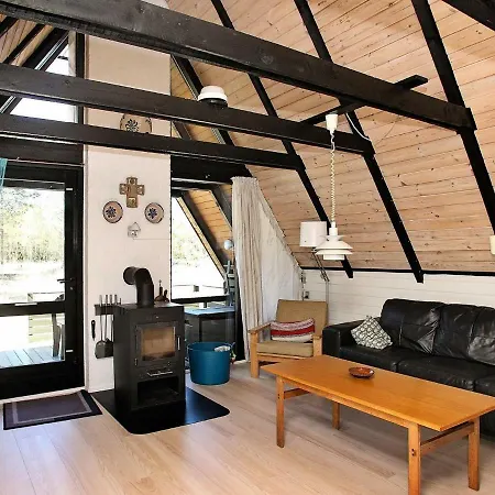 Beautiful Holiday Home In Lb K Near Sea Ferienhaus *