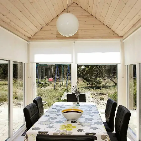 Beautiful Holiday Home In Lb K Near Sea Ferienhaus *